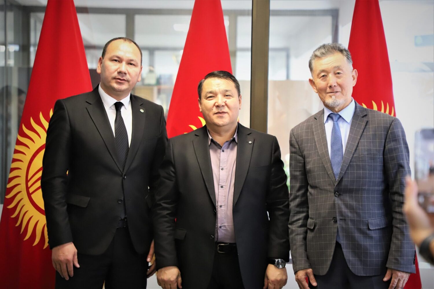 УТРК ЖОЖДОР МЕНЕН КЫЗМАТТАШТЫГЫН ЧЫҢДАЙТ