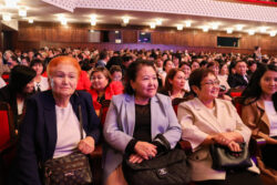 БИШКЕКТЕГИ МЫКТЫ МУГАЛИМДЕР СЫЙЛАНДЫ