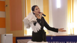 Борбор калаанын акимдери мугалимдерди кесиптик майрамы менен куттуктады