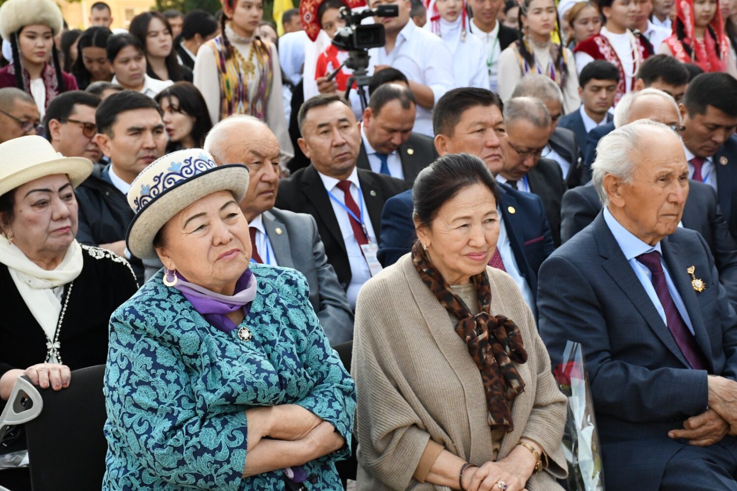 ЭЛ АРАЛЫК ФОРУМ: Б.СЫДЫКОВДУН АЙКЕЛИ АЧЫЛДЫ