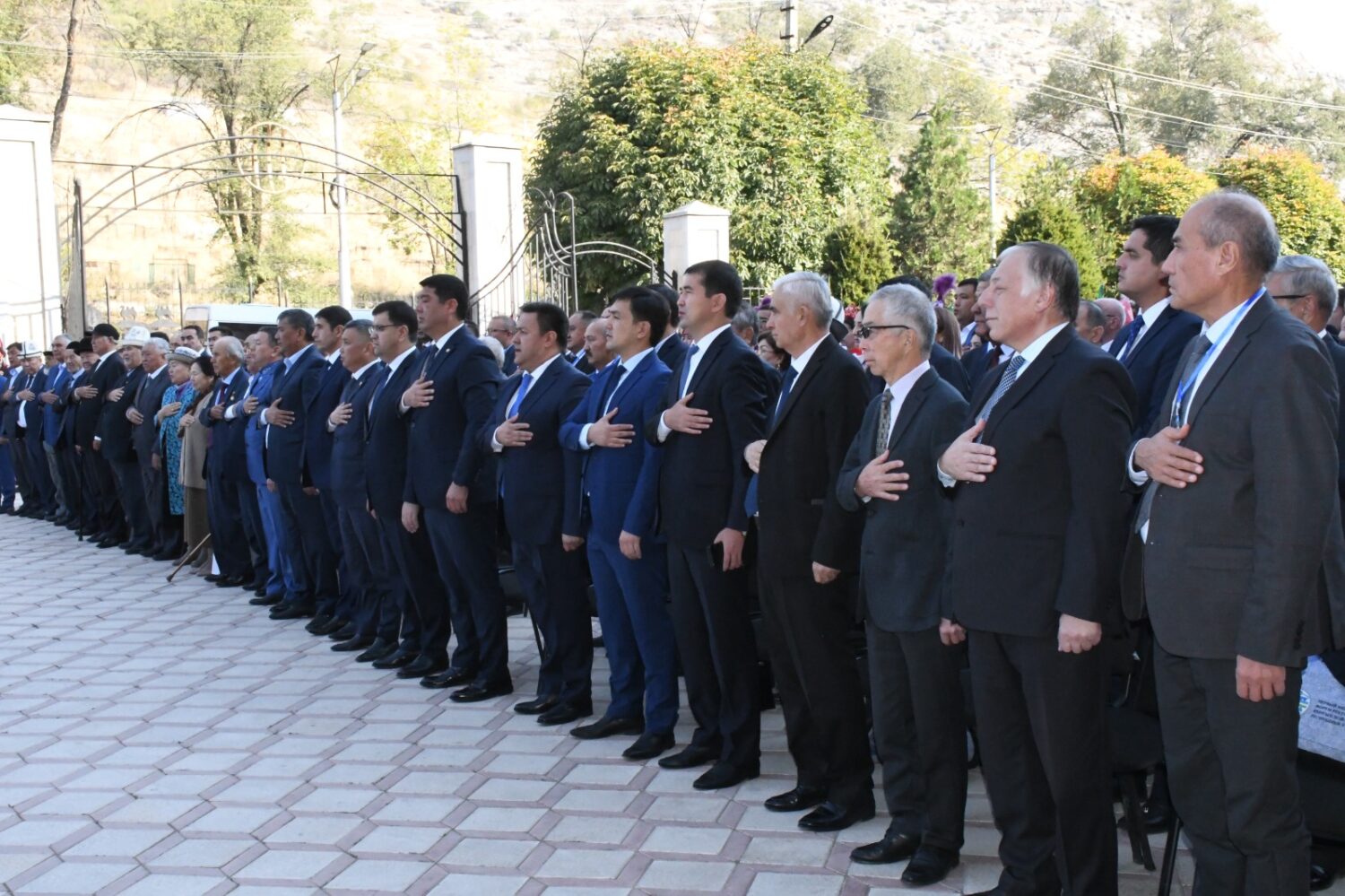 ЭЛ АРАЛЫК ФОРУМ: Б.СЫДЫКОВДУН АЙКЕЛИ АЧЫЛДЫ