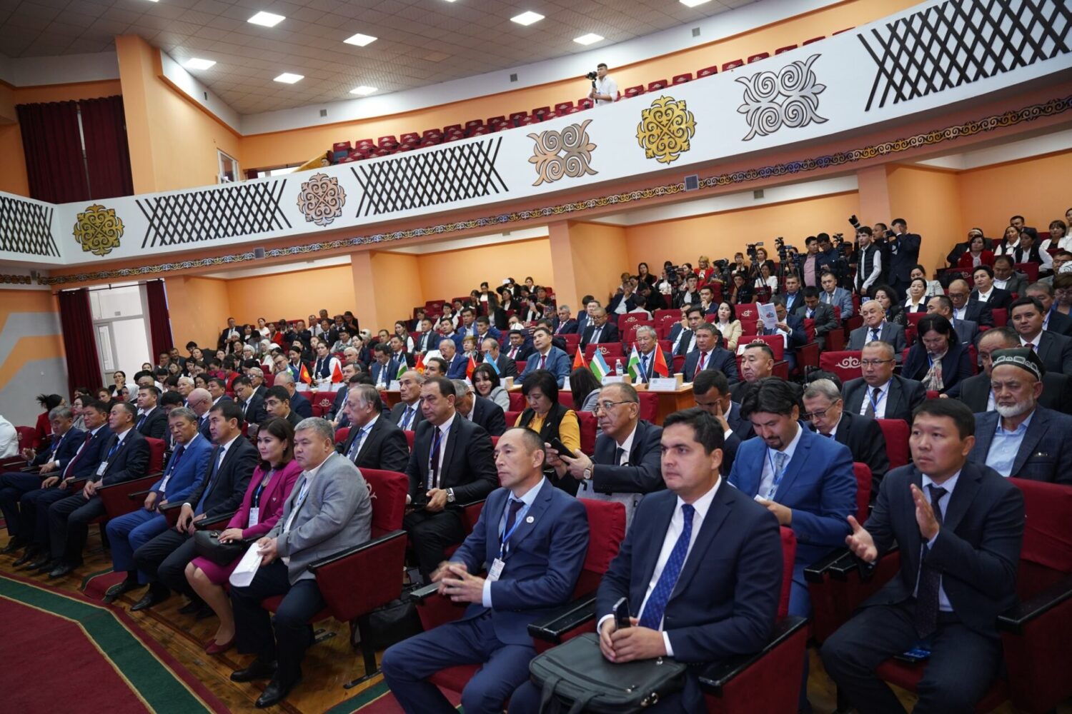 КЫРГЫЗ-ӨЗБЕК ЭЛ АРАЛЫК ФОРУМУ: СУНУШТАР, ЧЕЧИМДЕР