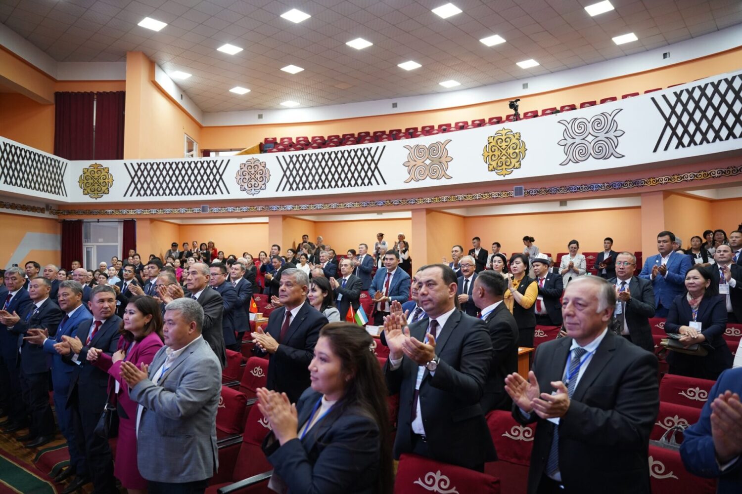 КЫРГЫЗ-ӨЗБЕК ЭЛ АРАЛЫК ФОРУМУ: СУНУШТАР, ЧЕЧИМДЕР