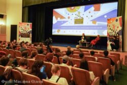 КММИУнун КЫЗМАТКЕРЛЕРИ ЖАНА СТУДЕНТТЕРИ ЭЛ АРАЛЫК КИНОФОРУМГА КАТЫШТЫ