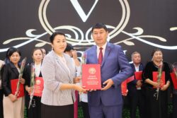 ОШТО МУГАЛИМДЕРДИН КЕСИПТИК МАЙРАМЫ БЕЛГИЛЕНДИ