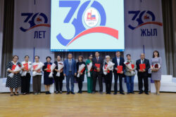 МИНИСТР ДОГДУРКҮЛ КЕНДИРБАЕВА КЫРГЫЗ-РОССИЯ СЛАВЯН УНИВЕРСИТЕТИНИН ЖАМААТЫН ЖАНА СТУДЕНТТЕРИН ЮБИЛЕЙИ МЕНЕН КУТТУКТАДЫ