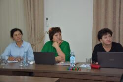 БАШТАЛГЫЧ КЛАСС МУГАЛИМДЕРИ КРИТЕРИЙДИК БААЛОО МЕТОДОЛОГИЯСЫ БОЮНЧА ОКУТУУДАН ӨТӨТ