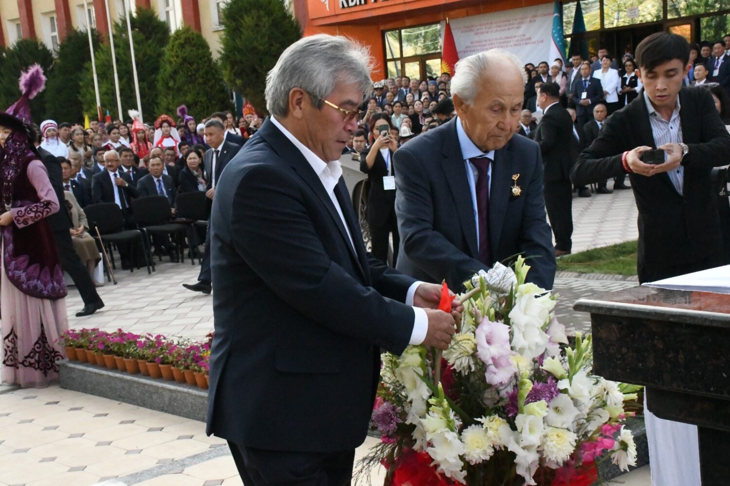 ЭЛ АРАЛЫК ФОРУМ: Б.СЫДЫКОВДУН АЙКЕЛИ АЧЫЛДЫ