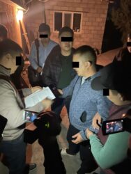 Токмок ШИИБнин кызматкери коррупцияга шектелип кармалды