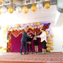 КЫРГЫЗ ТИЛИ – УЧА ТУРГАН КАНАТЫМ,  АДАБИЯТ – АЙТЫП БҮТКҮС САНАТЫМ