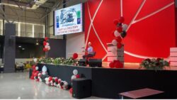 КЫРГЫЗ ЭПОСТОРУ ЭМИ АНГЛИСЧЕ СҮЙЛӨЙТ