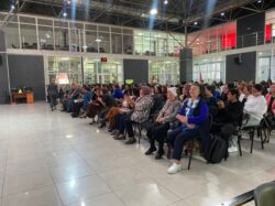 КЫРГЫЗ ЭПОСТОРУ ЭМИ АНГЛИСЧЕ СҮЙЛӨЙТ