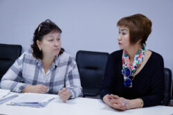 МИНИСТР ДОГДУРКҮЛ КЕНДИРБАЕВА ЖАРАНДАРДЫ КАБЫЛ АЛДЫ