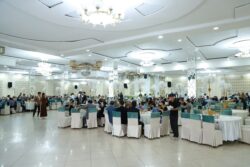 ОШМУ: АРДАГЕР ОКУТУУЧУЛАР МЕНЕН КЫЗМАТКЕРЛЕРГЕ СЫЙ