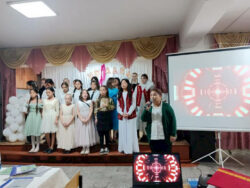 №18 МЕКТЕПТЕ «ЫРДАЙЛЫ КЫРГЫЗ ЫРЛАРЫН» КАРОО-СЫНАГЫ ӨТТҮ