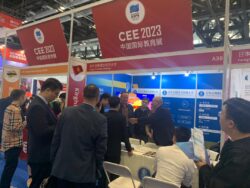 КЭУ ИИУ ЭЛ АРАЛЫК БИЛИМ БЕРҮҮ КӨРГӨЗМӨСҮНӨ КАТЫШТЫ