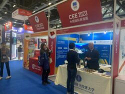 КЭУ ИИУ ЭЛ АРАЛЫК БИЛИМ БЕРҮҮ КӨРГӨЗМӨСҮНӨ КАТЫШТЫ