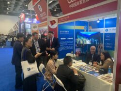 КЭУ ИИУ ЭЛ АРАЛЫК БИЛИМ БЕРҮҮ КӨРГӨЗМӨСҮНӨ КАТЫШТЫ