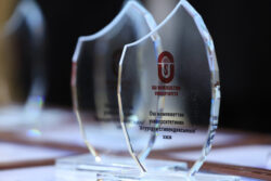 ОшМУ: Студенттер 1200$ стипендия алышты