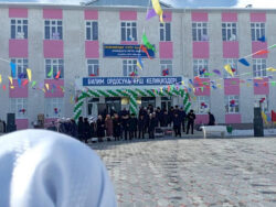 Чоң-Алай районунда 8 жылдан бери курулушу бүтпөй турган мектеп ишке берилди