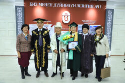 ОшМУ: Студенттер 1200$ стипендия алышты