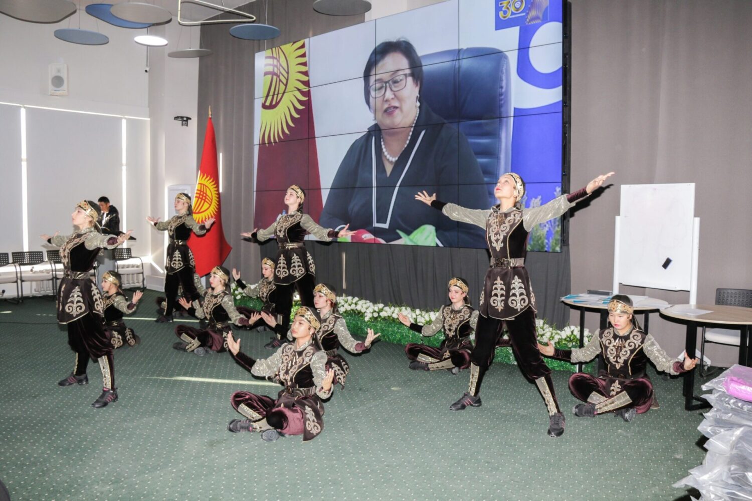 “ЖАШ ЖАРАТМАН” КОНКУРСУ ЖЫЙЫНТЫКТАЛДЫ