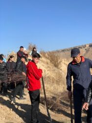 ОшМУнун студенттери акцияга салым кошту