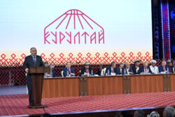 ЭЛДИН ҮНҮ УГУЛУП,  ҮМҮТҮ ЖАНДЫ