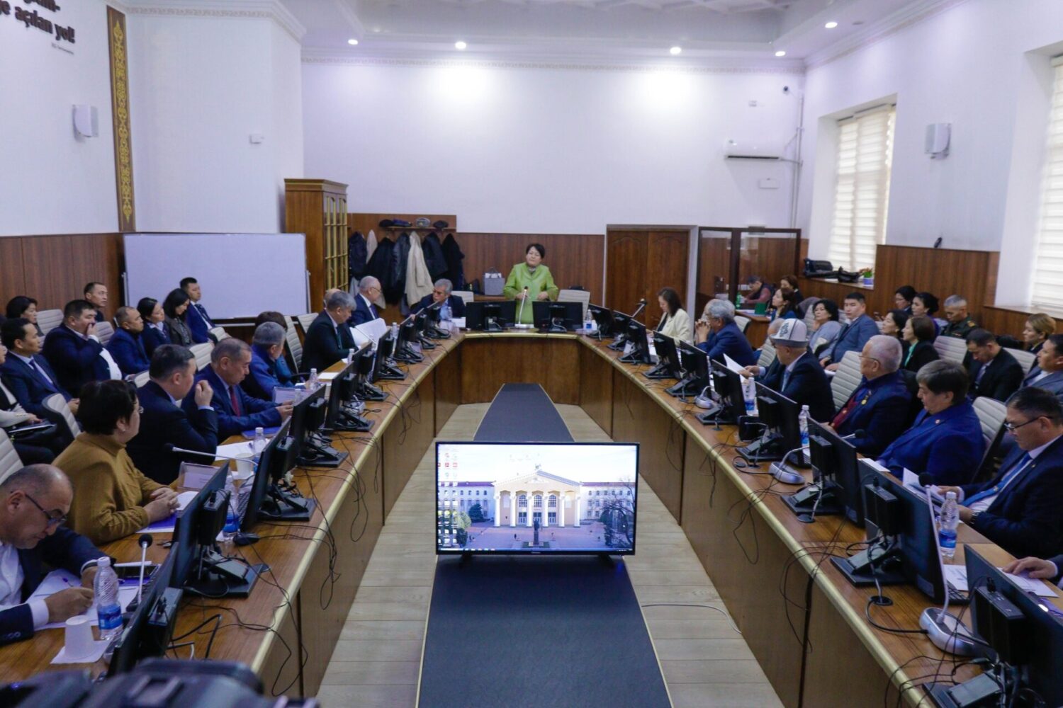 ОКУУЧУЛАРДЫН КЫРГЫЗ ТИЛИН БИЛҮҮ ДЕҢГЭЭЛИ ТӨМӨН