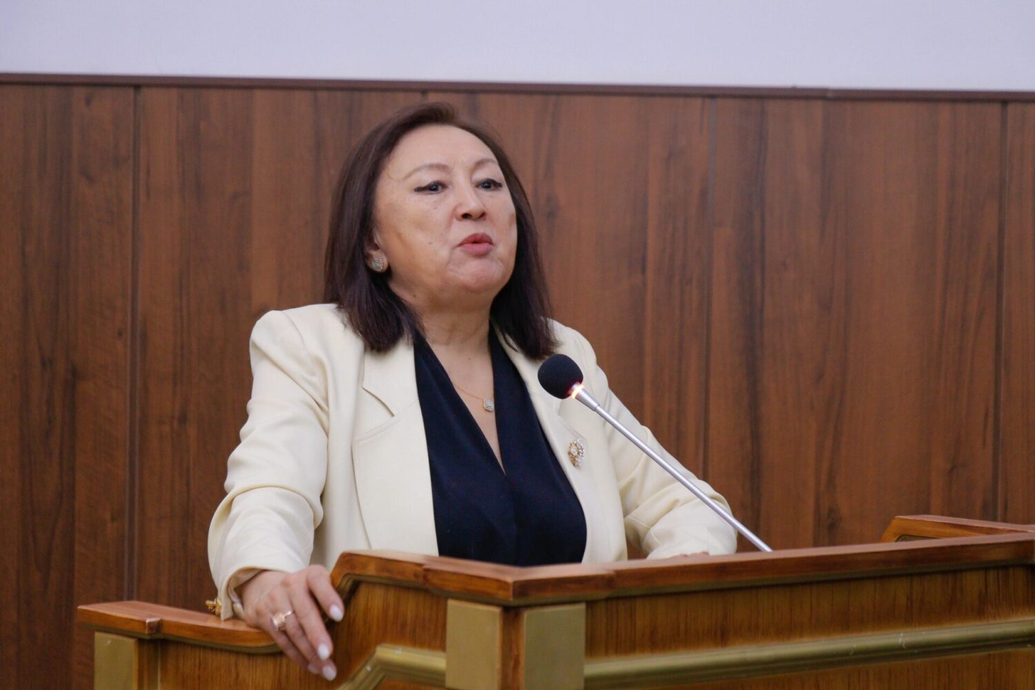 ОКУУЧУЛАРДЫН КЫРГЫЗ ТИЛИН БИЛҮҮ ДЕҢГЭЭЛИ ТӨМӨН