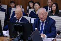 ОКУУЧУЛАРДЫН КЫРГЫЗ ТИЛИН БИЛҮҮ ДЕҢГЭЭЛИ ТӨМӨН