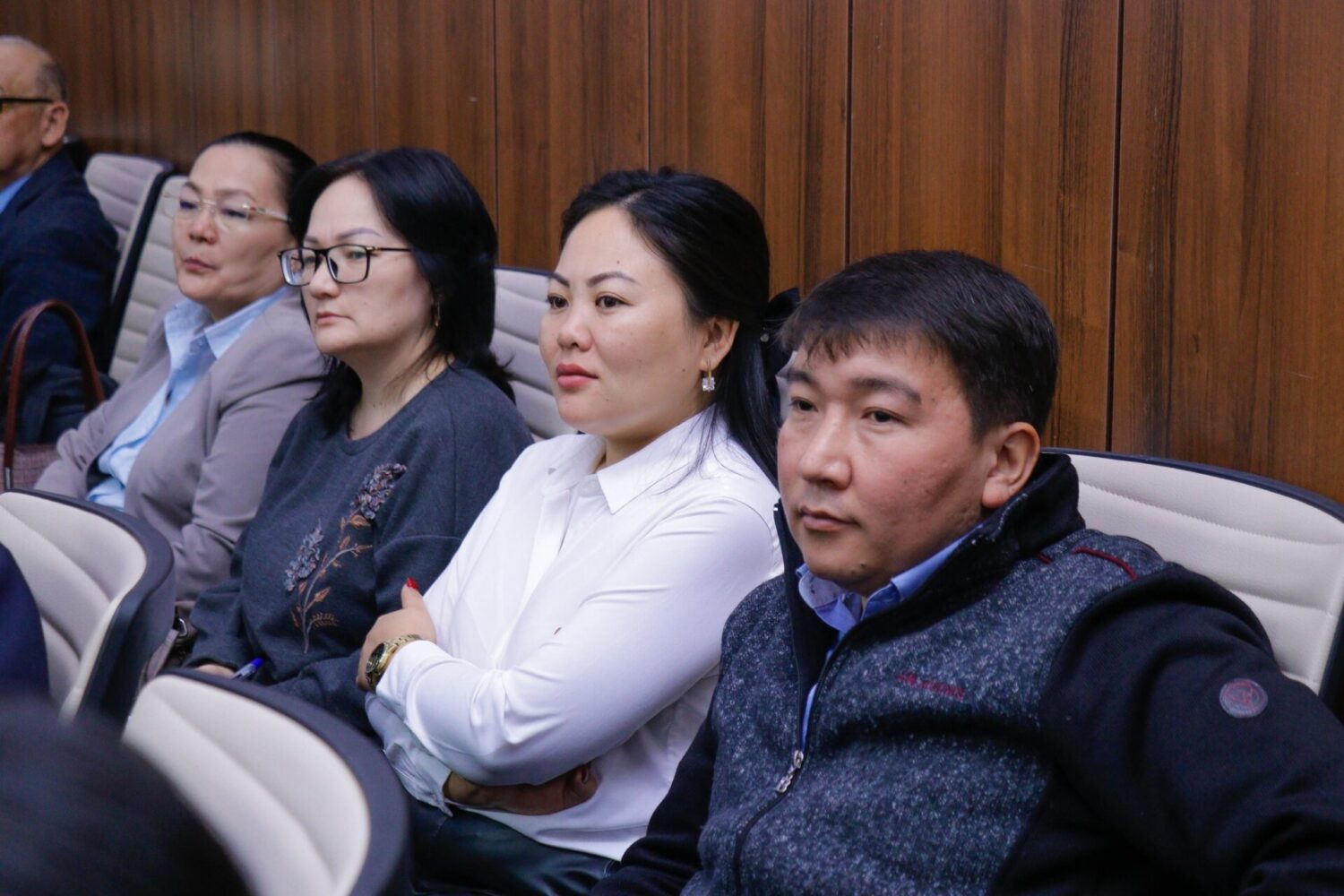 ОКУУЧУЛАРДЫН КЫРГЫЗ ТИЛИН БИЛҮҮ ДЕҢГЭЭЛИ ТӨМӨН