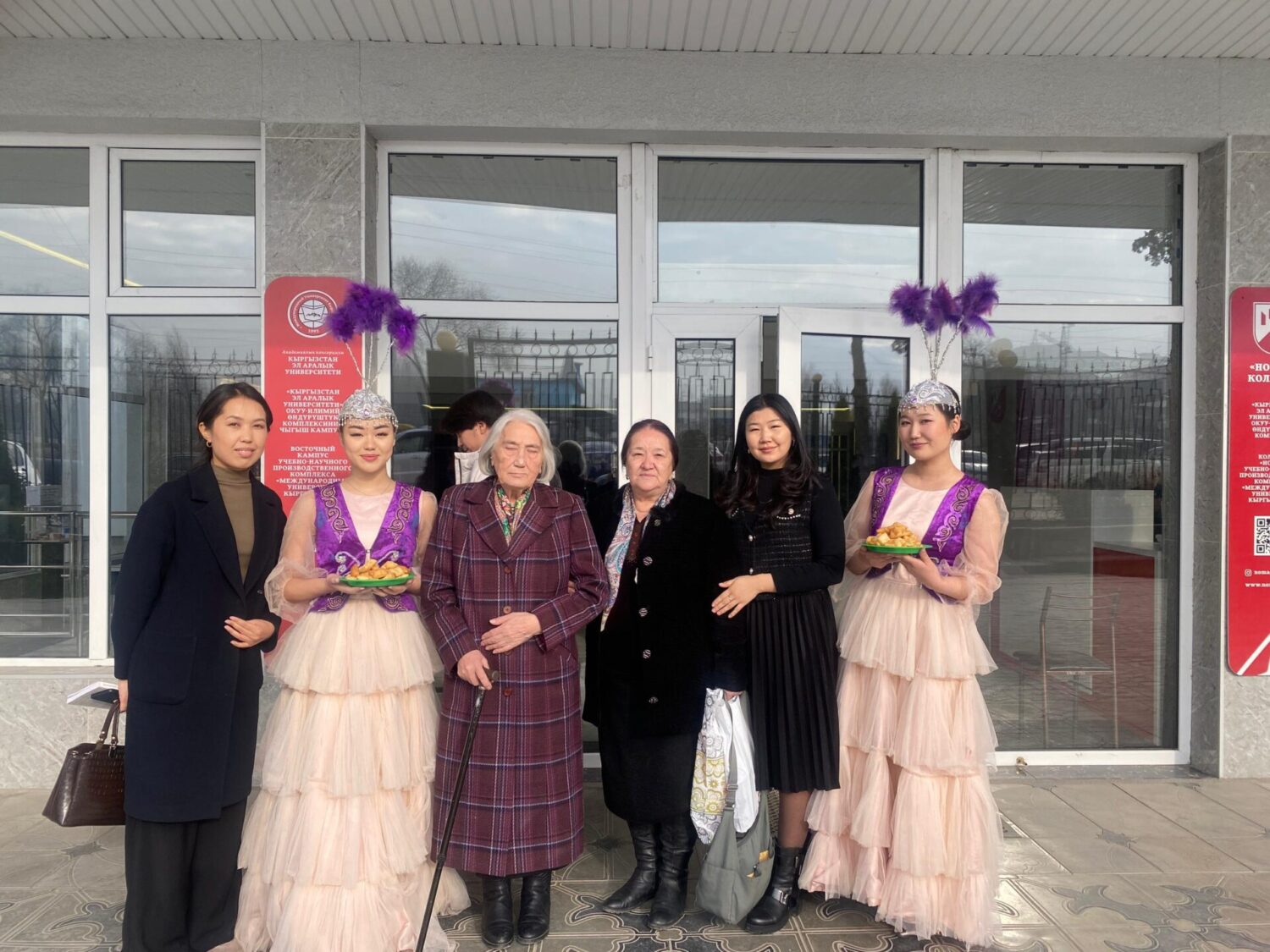 УЛУУ ЖАЗУУЧУГА АРНАЛДЫ