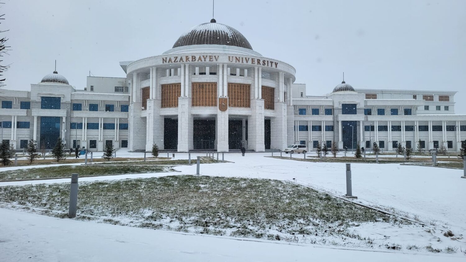 КЫРГЫЗСТАНДЫК АГАРТУУЧУЛАР АСТАНАДА