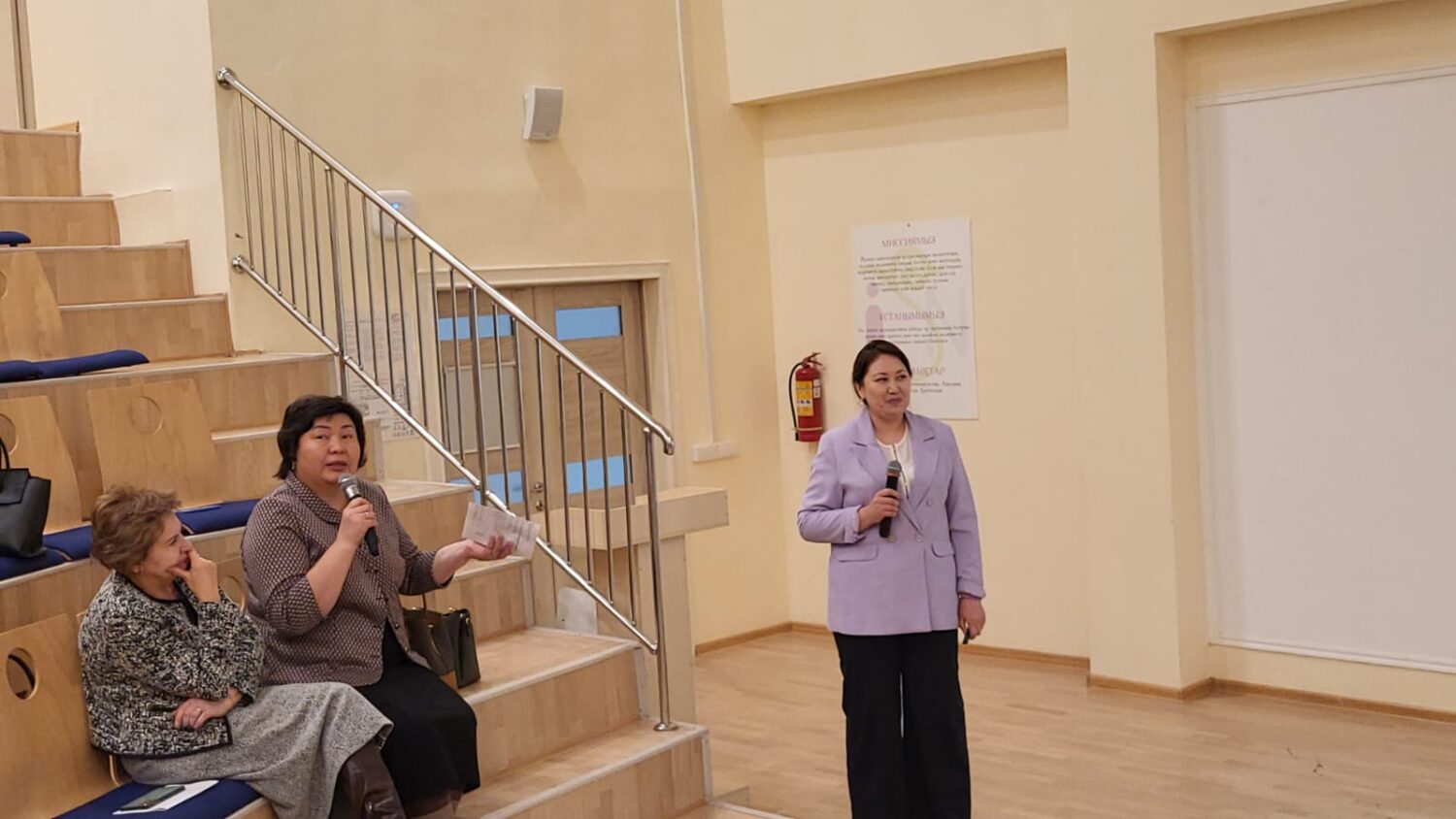 КЫРГЫЗСТАНДЫК АГАРТУУЧУЛАР АСТАНАДА