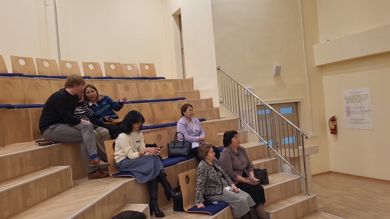 КЫРГЫЗСТАНДЫК АГАРТУУЧУЛАР АСТАНАДА