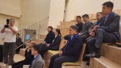 КЫРГЫЗСТАНДЫК АГАРТУУЧУЛАР АСТАНАДА