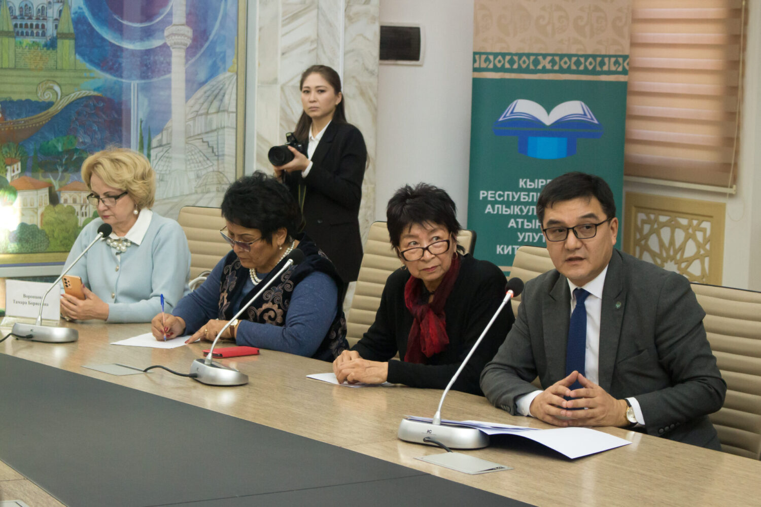 Ч.АЙТМАТОВ — ТЫНЧТЫКТЫН ЖАНА ДОСТУКТУН ЭЛЧИСИ