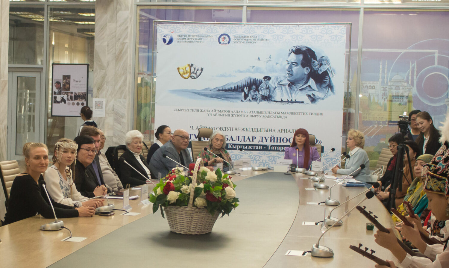 Ч.АЙТМАТОВ — ТЫНЧТЫКТЫН ЖАНА ДОСТУКТУН ЭЛЧИСИ