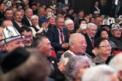 ЭЛДИН ҮНҮ УГУЛУП,  ҮМҮТҮ ЖАНДЫ