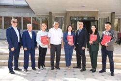 АТЫ ДАЛАЙ ӨЗГӨРТҮЛГӨН, ЗАТЫ КЫМБАТ “БЕТМЕ-БЕТ” ГЕЗИТИНЕ 90 ЖЫЛ