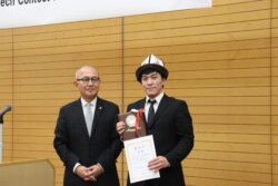 КМУНУН СТУДЕНТИ 1-ОРУНДА