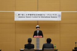 КМУНУН СТУДЕНТИ 1-ОРУНДА