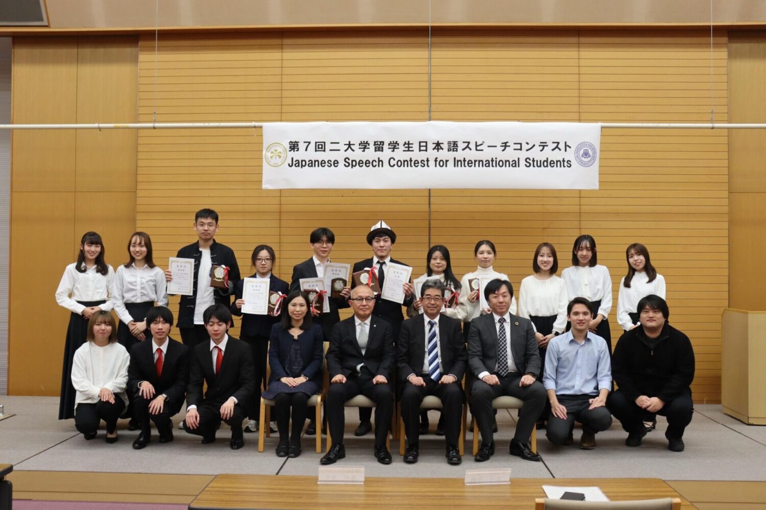 ЖАПОНИЯДА ИЙГИЛИККЕ ЖЕТКЕН СТУДЕНТ