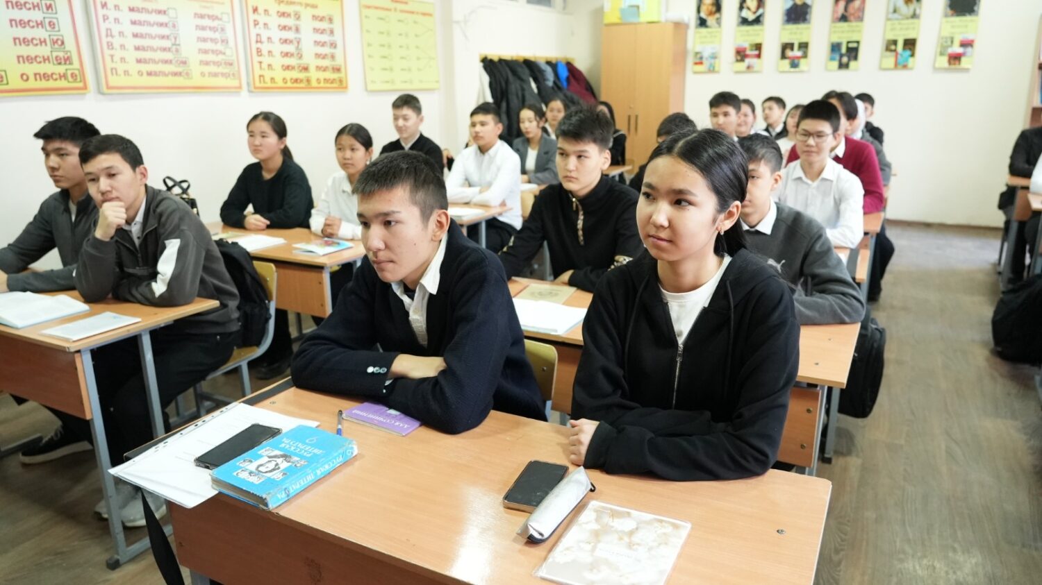 КМУНУН СТУДЕНТТЕРИ МЕКТЕПТЕ ПРАКТИКАСЫН ӨТҮҮДӨ