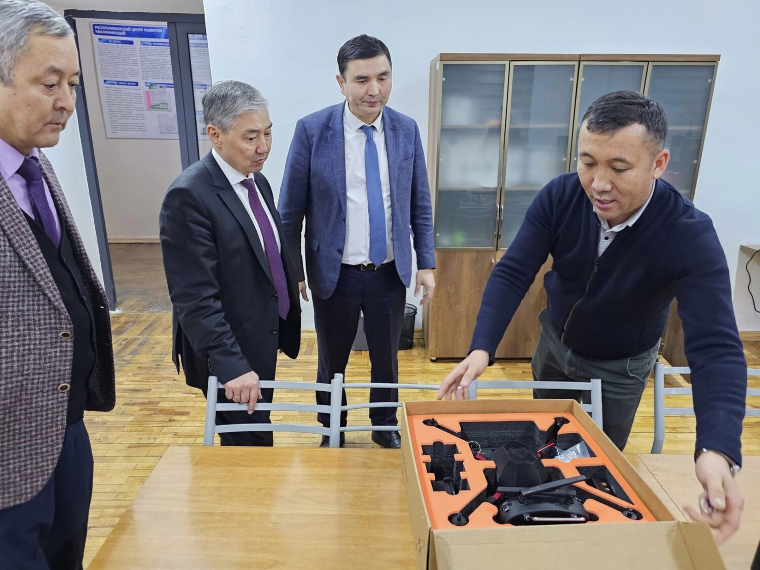 МИНИСТР ФИНАНСОВ ОЗНАКОМИЛСЯ СО СТУДЕНЧЕСКИМИ СТАРТАП ПРОЕКТАМИ В КГТУ