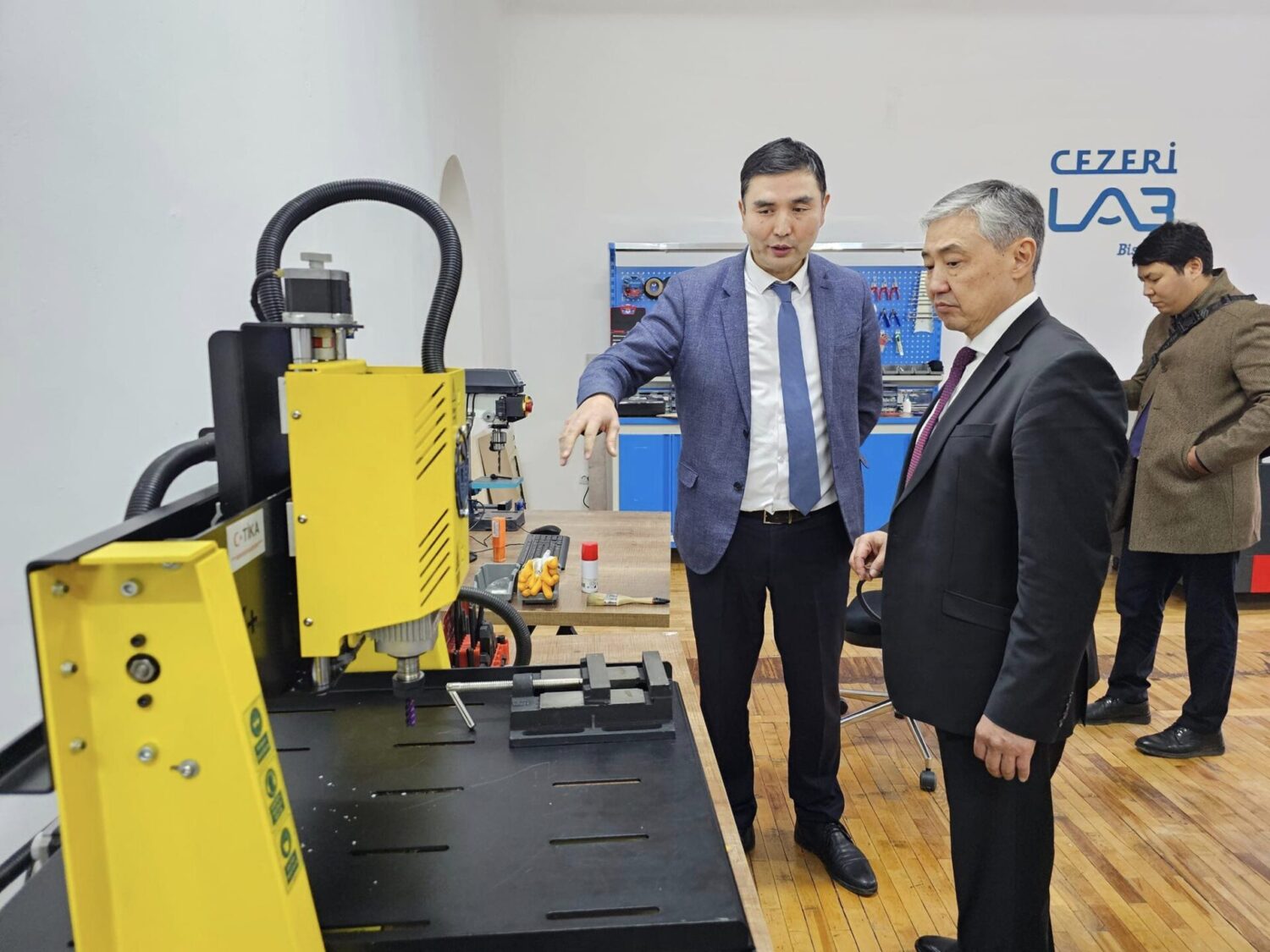 МИНИСТР ФИНАНСОВ ОЗНАКОМИЛСЯ СО СТУДЕНЧЕСКИМИ СТАРТАП ПРОЕКТАМИ В КГТУ