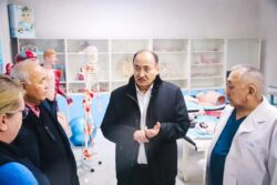 МИНИСТР ЭЛ АРАЛЫК МЕДИЦИНАЛЫК УНИВЕРСИТЕТКЕ ЖОГОРКУ БАА БЕРДИ