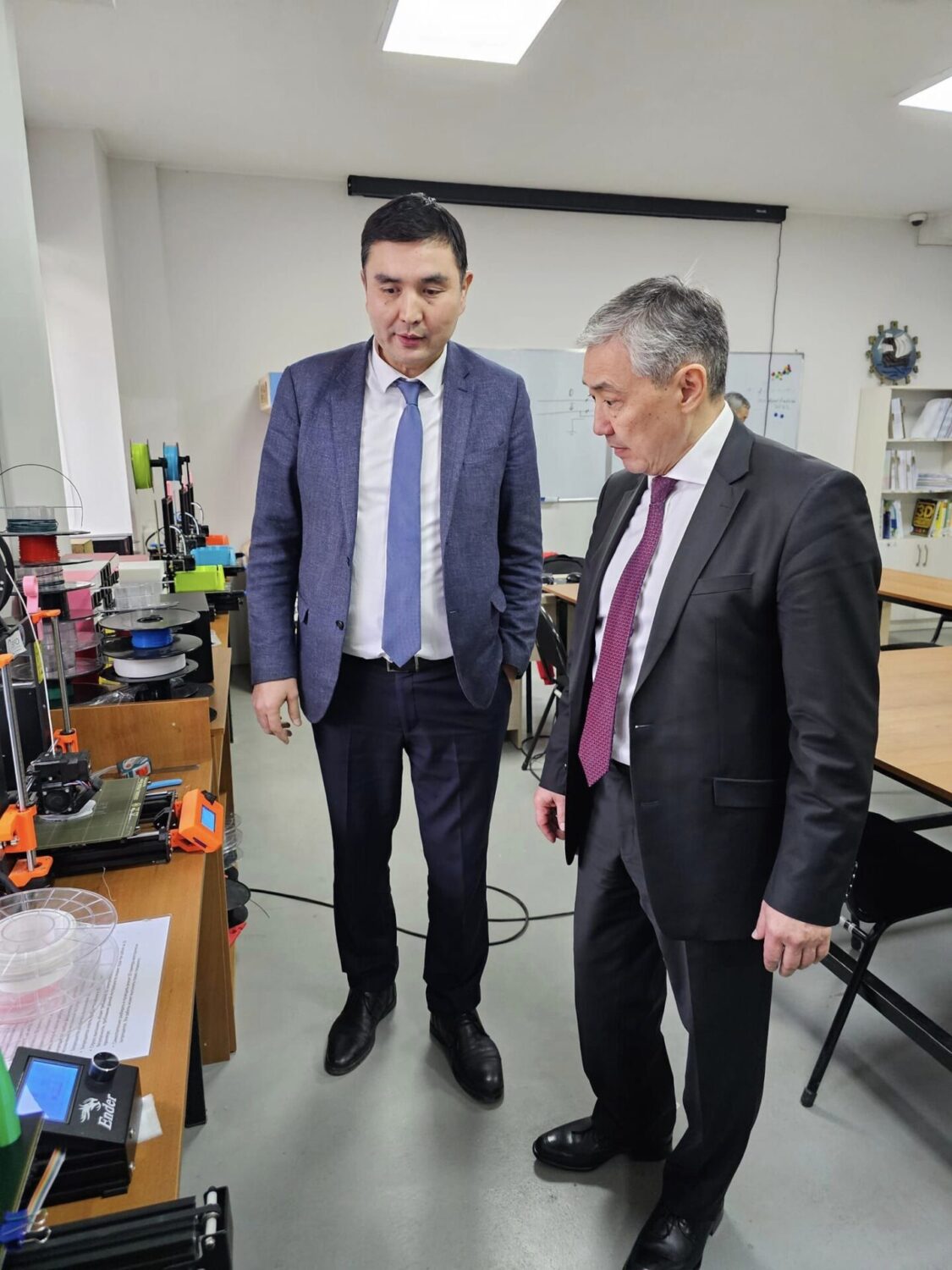 МИНИСТР ФИНАНСОВ ОЗНАКОМИЛСЯ СО СТУДЕНЧЕСКИМИ СТАРТАП ПРОЕКТАМИ В КГТУ