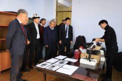 ОШМУНУН РЕКТОРУ КИНОАКАДЕМИЯНЫН ИШМЕРДҮҮЛҮГҮ МЕНЕН ТААНЫШТЫ